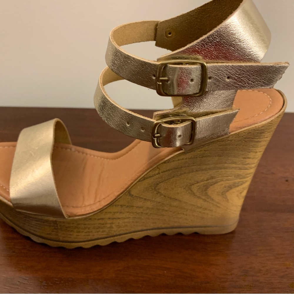 BRAND NEW: Gold Leather Platform Wedges
